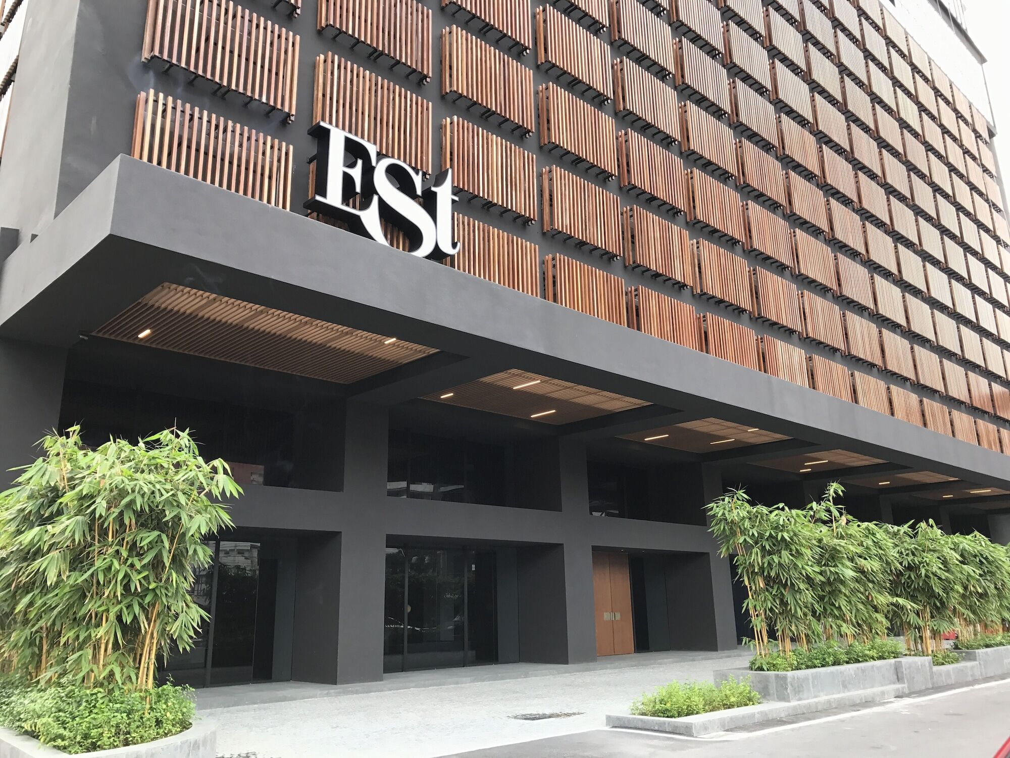 Est Bangsar Kl Sentral By Greater Stay Kuala Lumpur Exterior photo